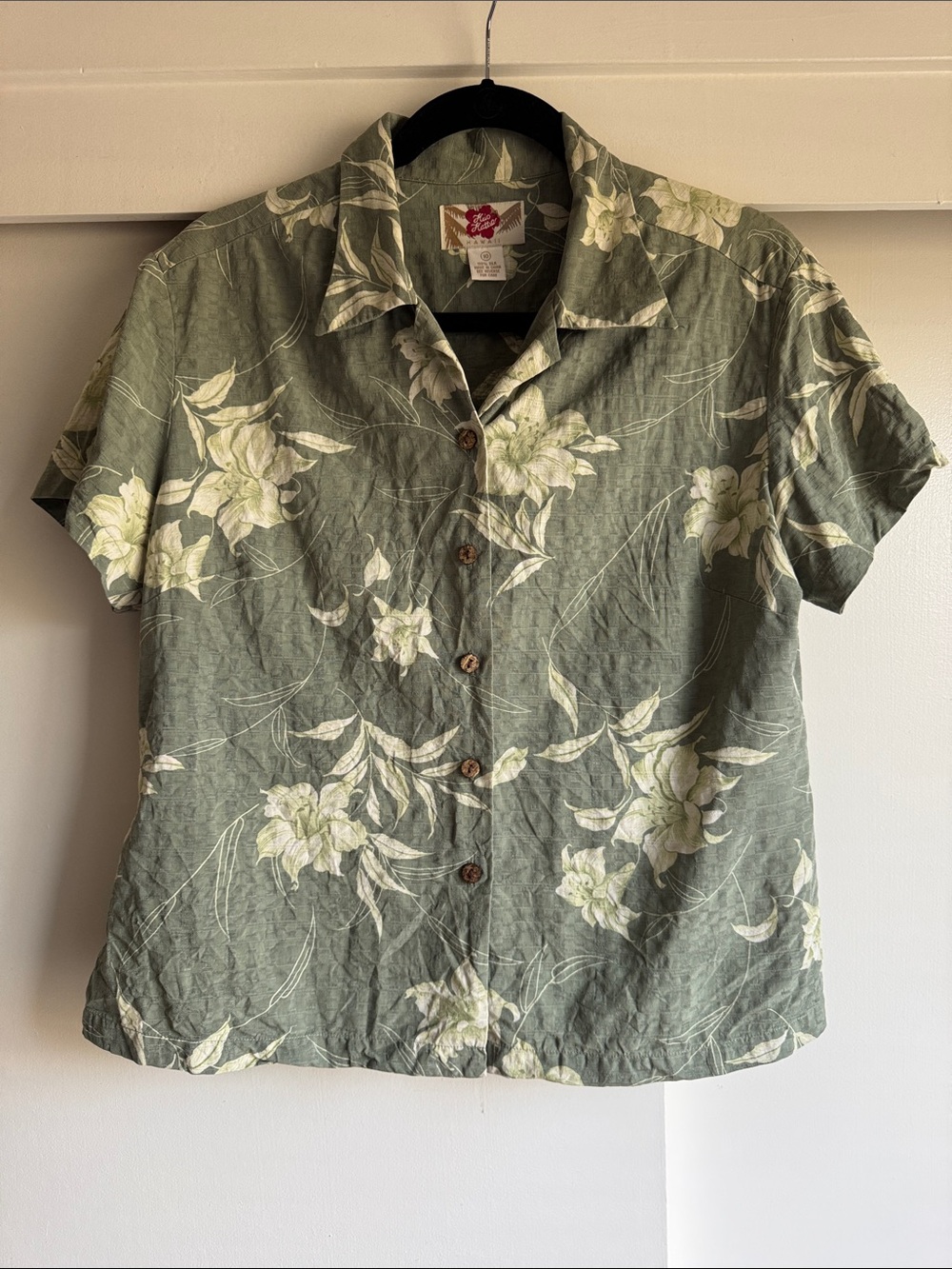 Hilo Hattie safe Green Floral Silk Shirt size 10 Button Down